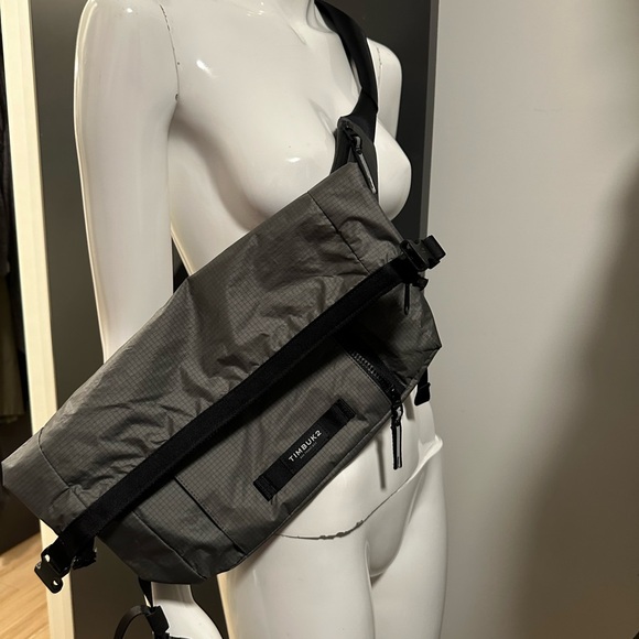 Timbuk2 sling bag - Picture 2 of 4